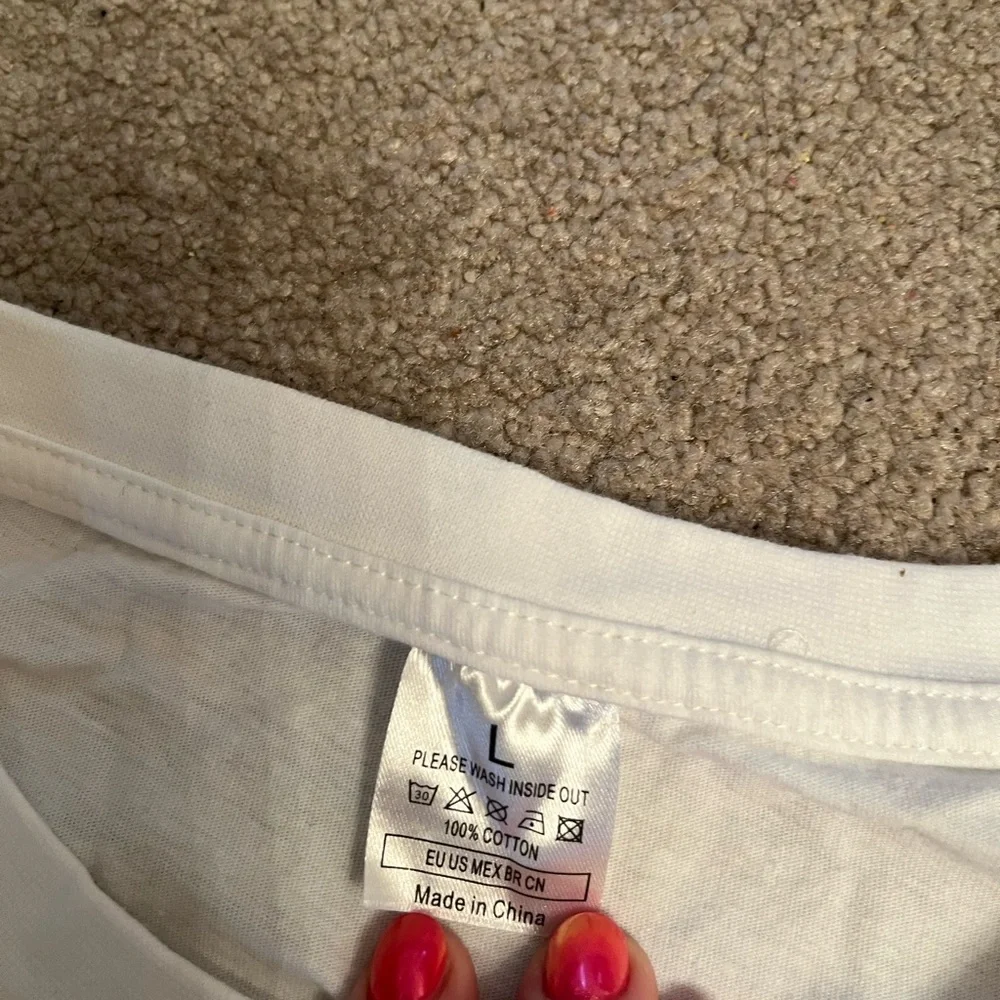 Olivia Rodrigo Teeshirt - Picture 2 of 3